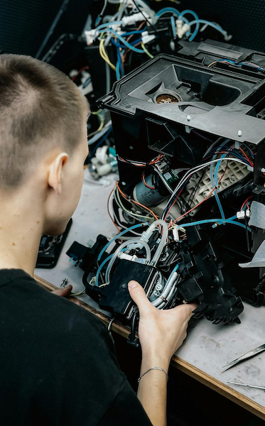 Werkplaats van Just Coffee Repair aan de Gouwestraat in Berkel en Rodenrijs